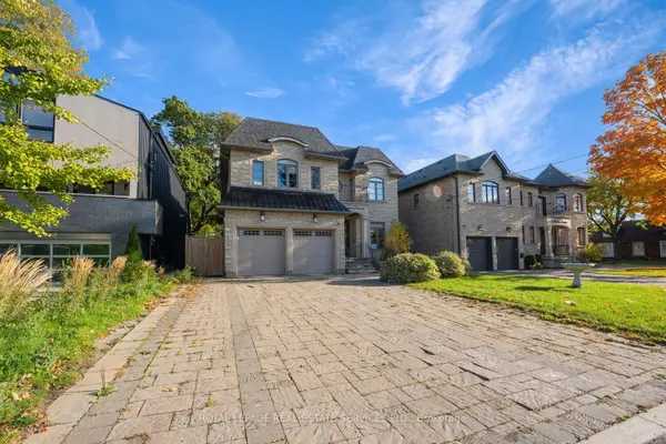 19 Irvington CRES, Toronto C14, ON M2N 2Z2