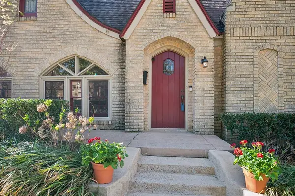 Dallas, TX 75206,5338 Merrimac Avenue