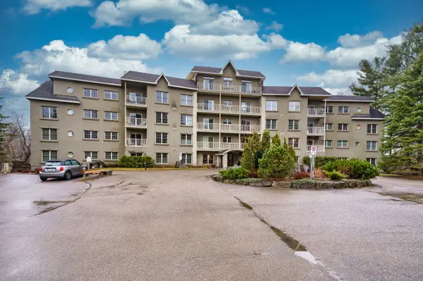 24 Ontario ST #403, Bracebridge, ON P1L 2H5
