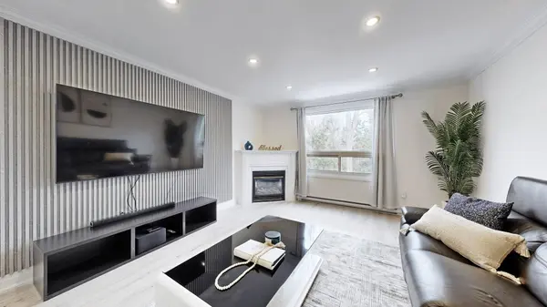 909 King ST W #26, Oshawa, ON L1J 2L4