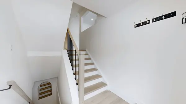 909 King ST W #26, Oshawa, ON L1J 2L4