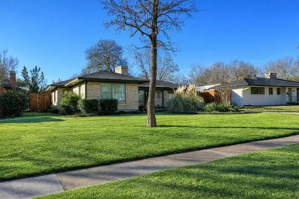 Dallas, TX 75233,2842 Woodmere Drive