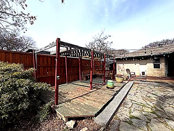 Dallas, TX 75233,2842 Woodmere Drive