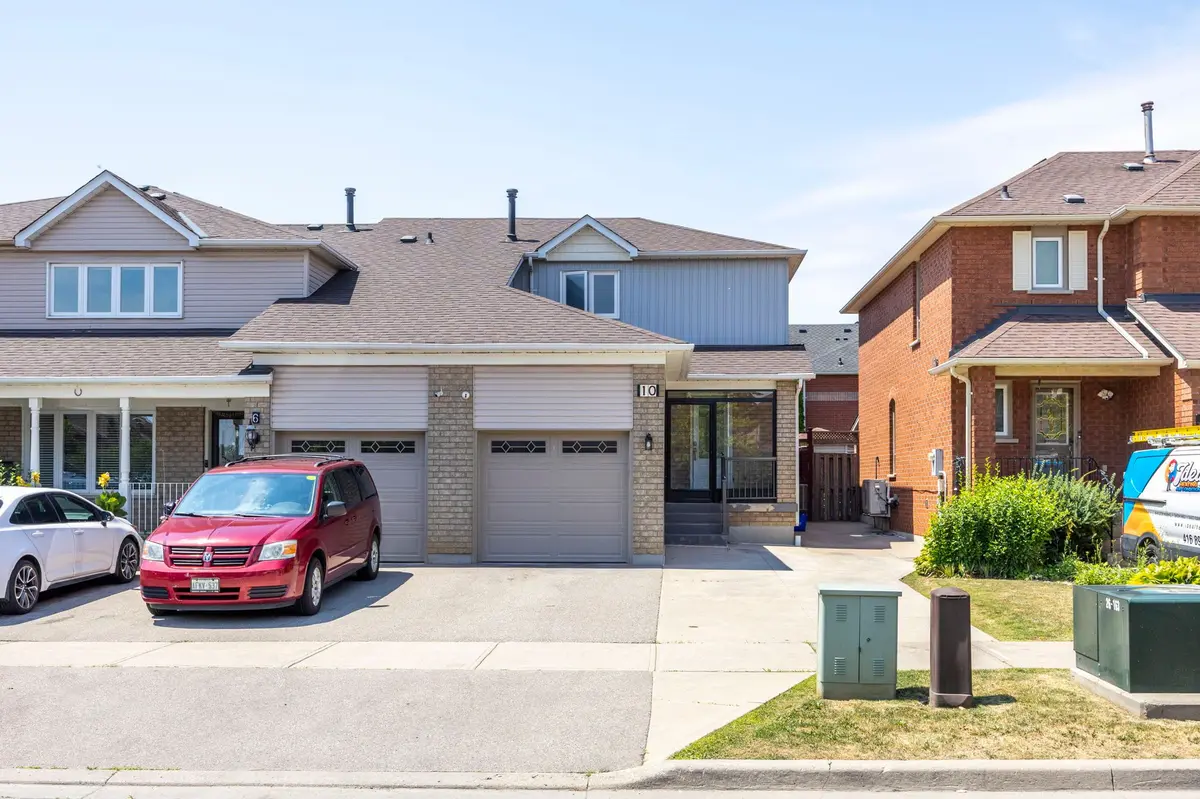 10 Crieff AVE, Vaughan, ON L6A 2B6