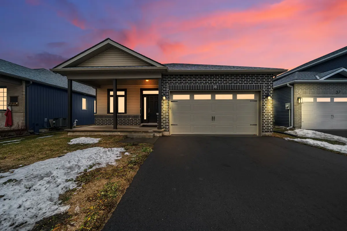 35 Allen ST, Prince Edward County, ON K0K 2T0