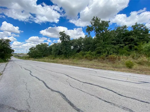 1700 Don Lee Road, Joshua, TX 76058