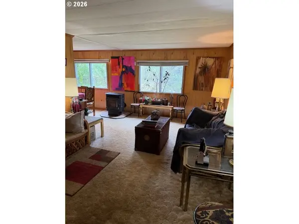 64294 PENNY RD, Coos Bay, OR 97420