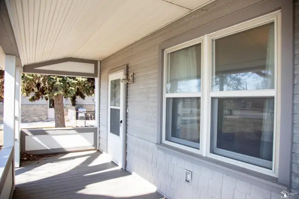 15708 Goddard RD, Allen Park, MI 48101