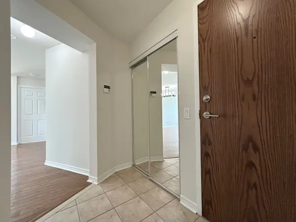 11 Oneida CRES #310, Richmond Hill, ON L4B 0A1