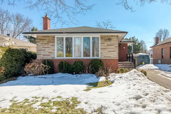 19 Powburn PL, Toronto W09, ON M9R 2C5