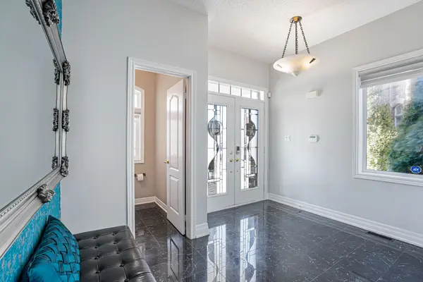 46 Customline DR, Brampton, ON L7A 3C2