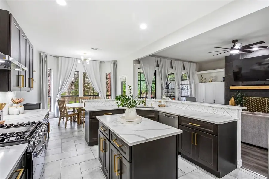 822 Longmeadow Court, Desoto, TX 75115