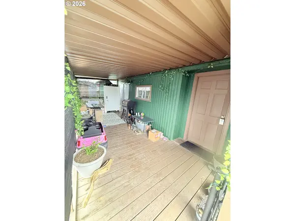 4170 S SANTIAM HWY #6, Lebanon, OR 97355