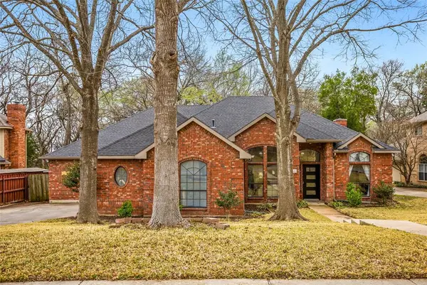 822 Longmeadow Court, Desoto, TX 75115