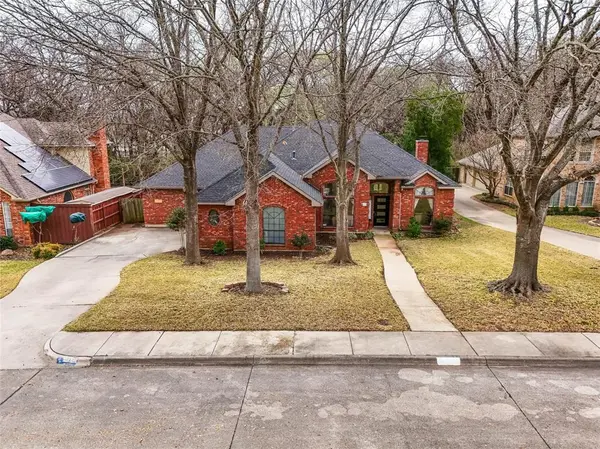 822 Longmeadow Court, Desoto, TX 75115