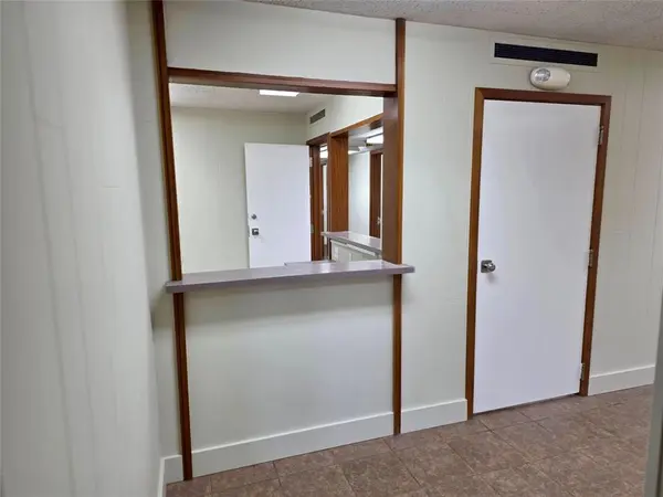 413 E Broadway Street #B, Gainesville, TX 76240