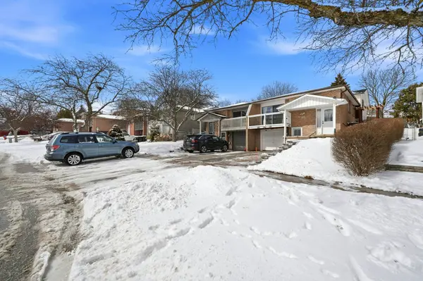 155 Britannia AVE, Bradford West Gwillimbury, ON L3Z 1A4