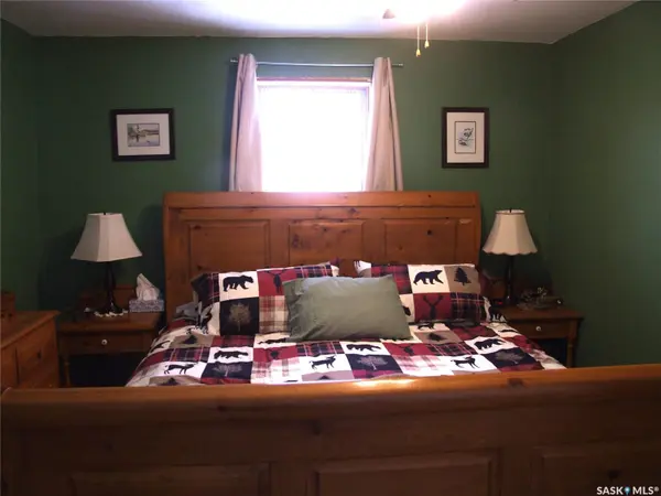 218 1st STREET E, Leader, SK S0N 1H0