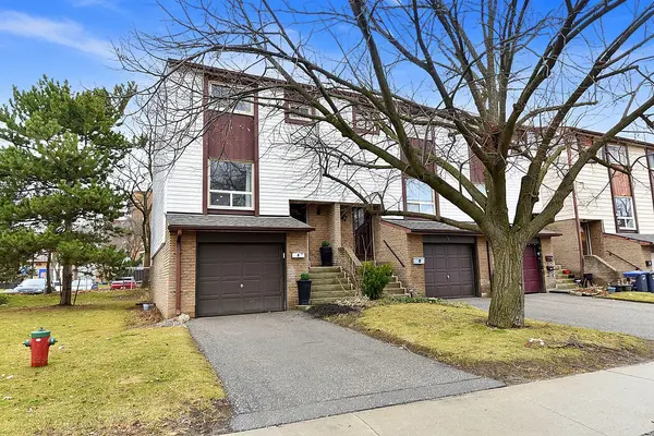 1221 Dundix RD #8, Mississauga, ON L4Y 3Y9