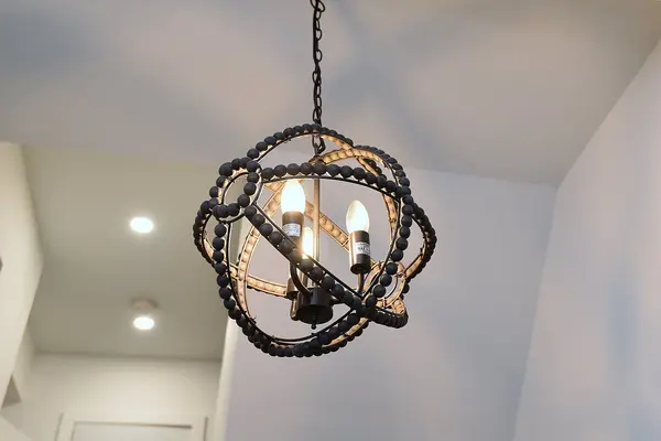 1221 Dundix RD #8, Mississauga, ON L4Y 3Y9