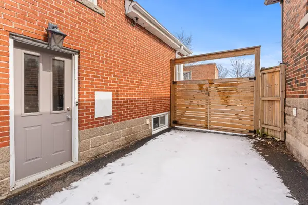 15 Millen AVE, Hamilton, ON L9A 2T5
