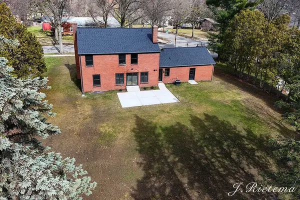 2150 Onekama DR SE, City Of Grand Rapids, MI 49506