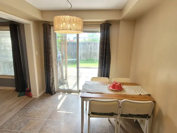 124 Glasgow CRES, Georgina, ON L4P 4B1