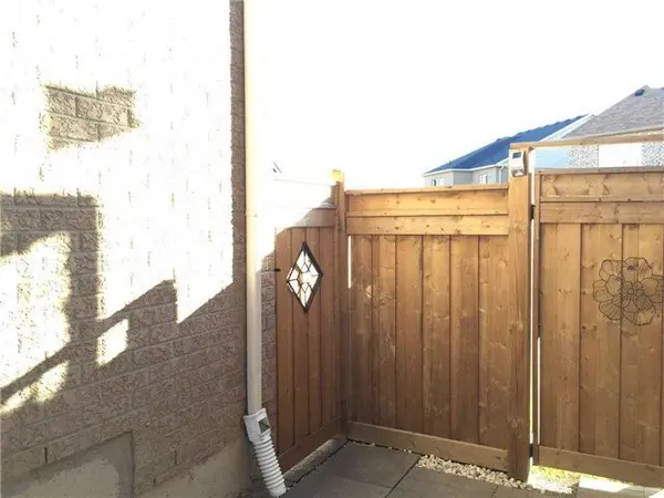 20 Lady Gwillim AVE #(Bsmt), East Gwillimbury, ON L9N 0A5