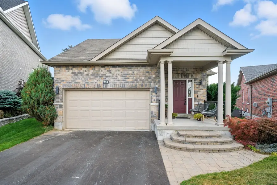 231 Rollings ST, Cobourg, ON K9A 0G8