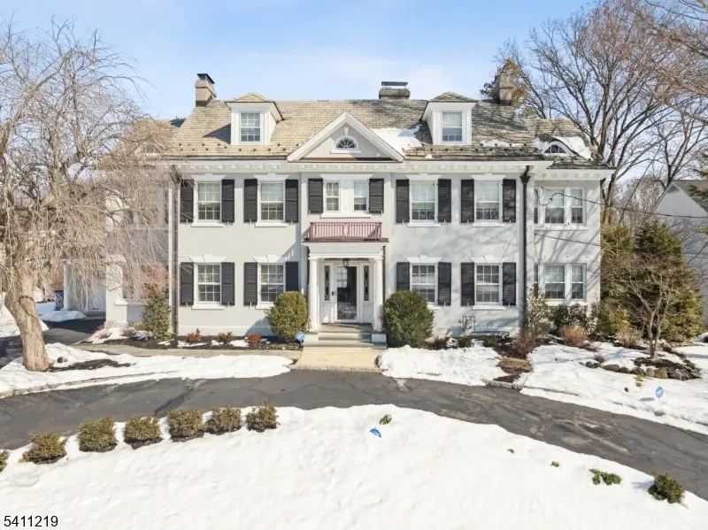 1532 Long Meadow, Mountainside Boro, NJ 07092