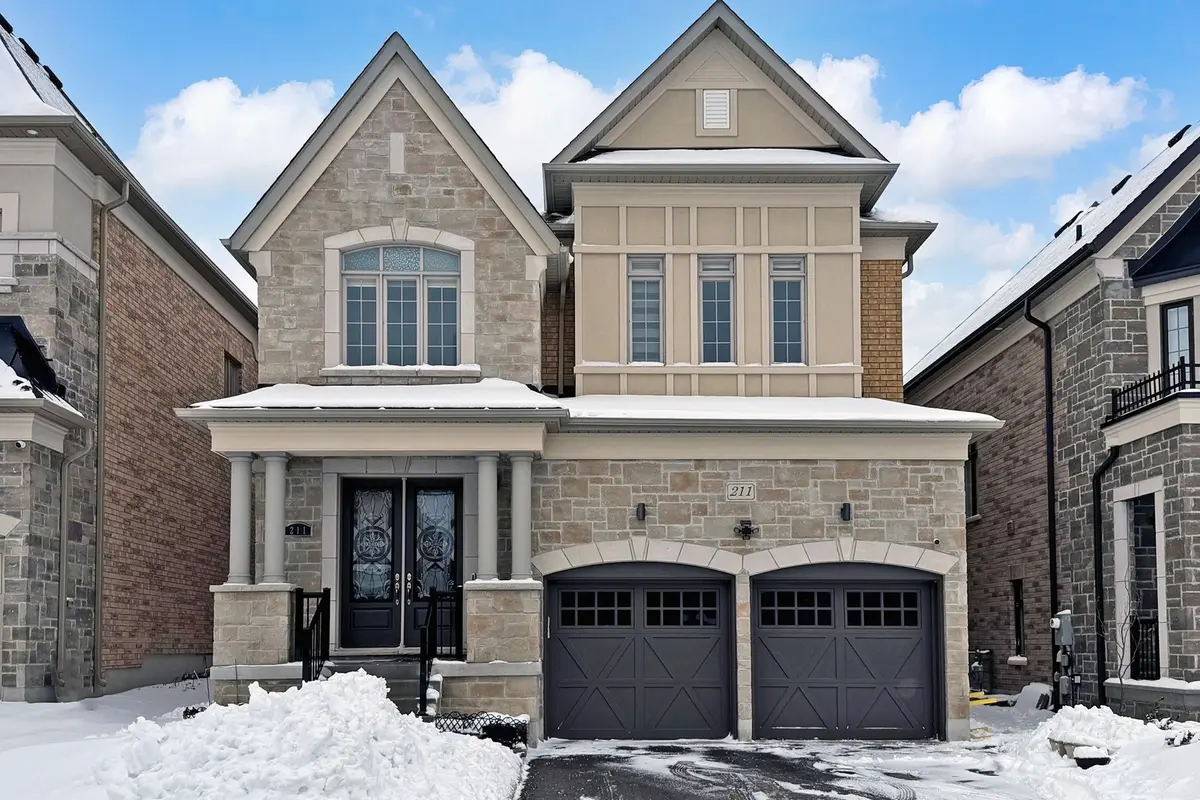 211 Touch Gold CRES, Aurora, ON L4G 3X4
