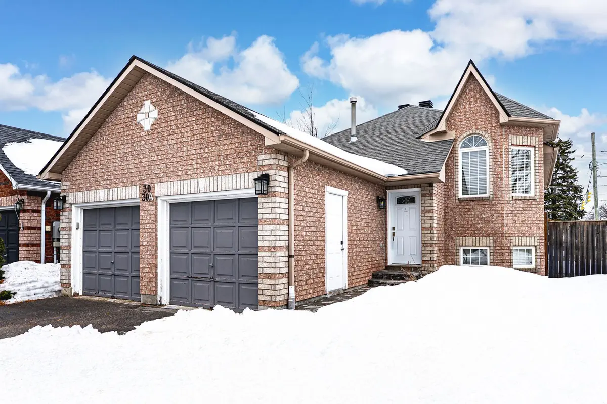 30 Hewitt PL, Barrie, ON L4M 7B3