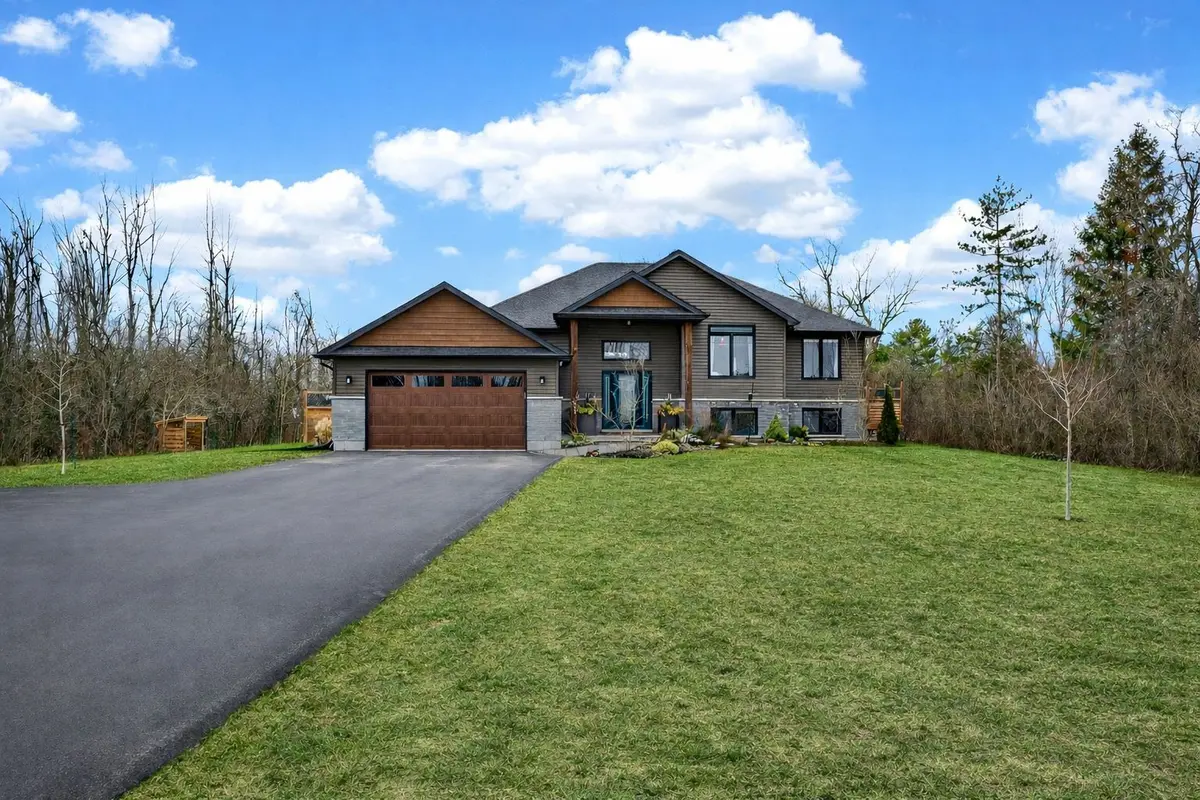20109 Loyalist Pkwy, Prince Edward County, ON K0K 1T0