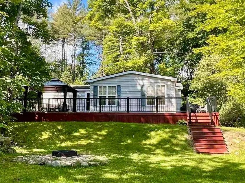 439 Springwater CRES, Bracebridge, ON P1L 1W9