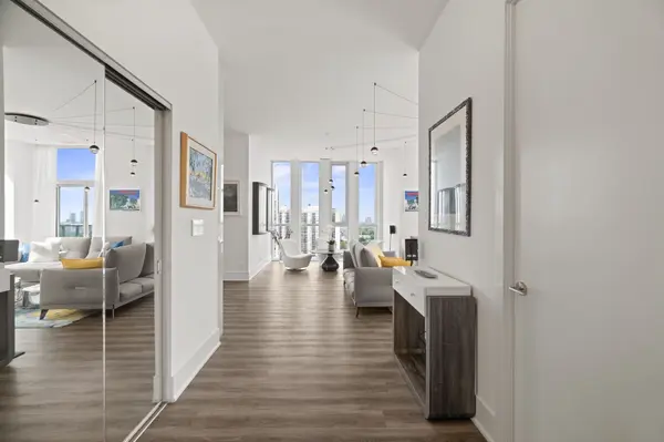 1486 Bathurst ST #1802, Toronto C03, ON M5P 3G9