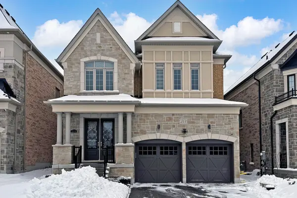 211 Touch Gold CRES, Aurora, ON L4G 3X4