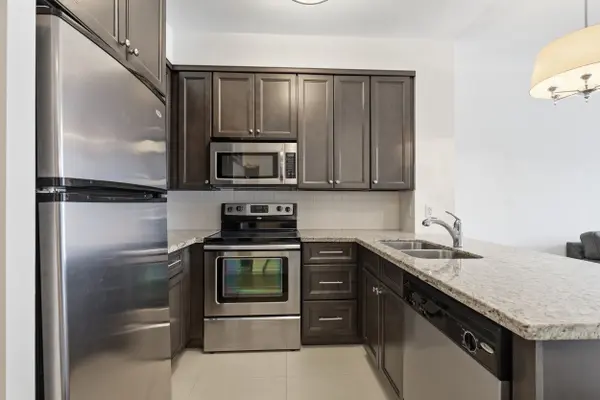 30 North Park RD #109, Vaughan, ON L4J 0G6