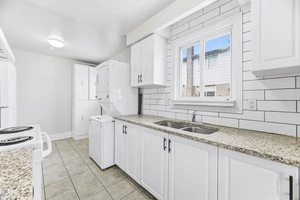 88 B Bernick DR, Barrie, ON L4M 2V6