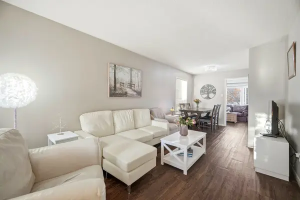 6945 Gracefield DR, Mississauga, ON L5N 6T9