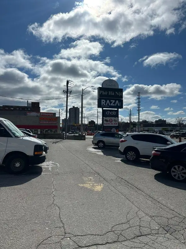 2551 Hurontario ST, Mississauga, ON L5A 2G4