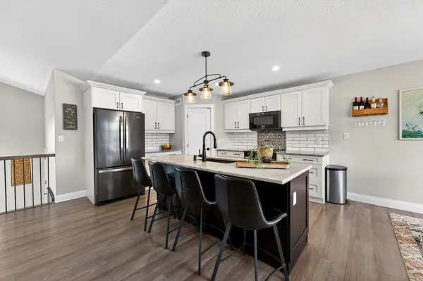 20109 Loyalist Pkwy, Prince Edward County, ON K0K 1T0