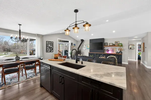 20109 Loyalist Pkwy, Prince Edward County, ON K0K 1T0