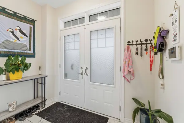 82 Rainbow DR, Haldimand, ON N3W 0G3