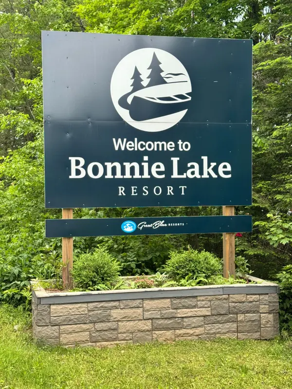 439 Springwater CRES, Bracebridge, ON P1L 1W9