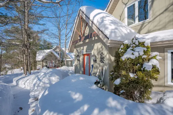 1005 Laidlaw AVE, Gravenhurst, ON L0K 2B0