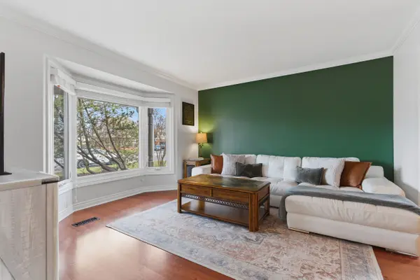 41 Farmington DR, St. Catharines, ON L2S 3G1