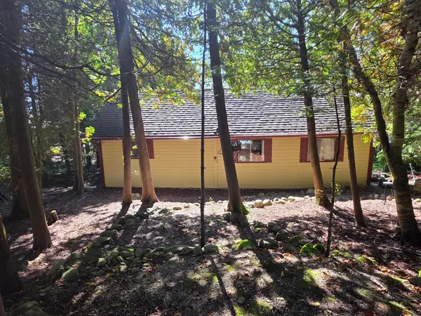 41 Simpson AVE, Northern Bruce Peninsula, ON N0H 2R0