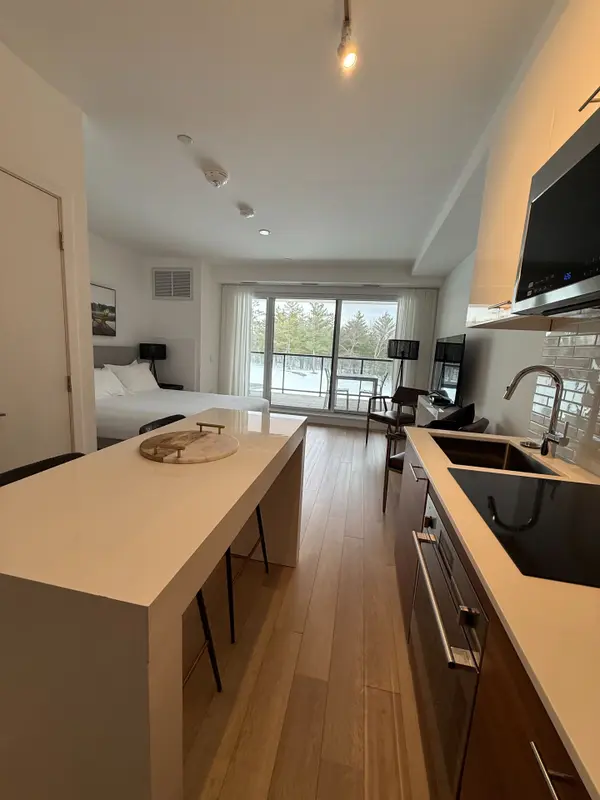 120 Carrick TRL #303, Gravenhurst, ON P1P 0A2