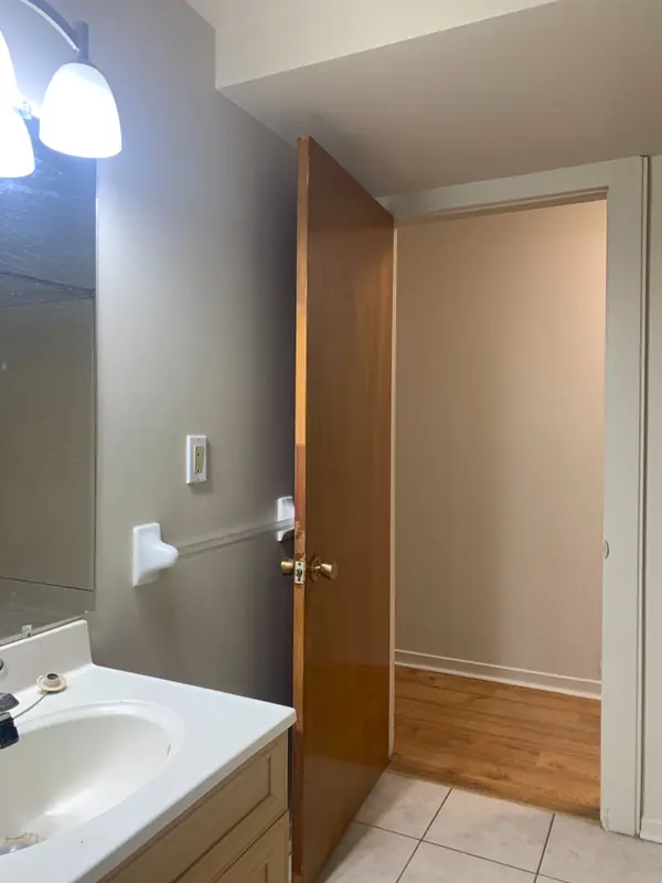 859 Tavistock ST #3, Britannia Heights - Queensway Terrace N And Area, ON K2B 5N5