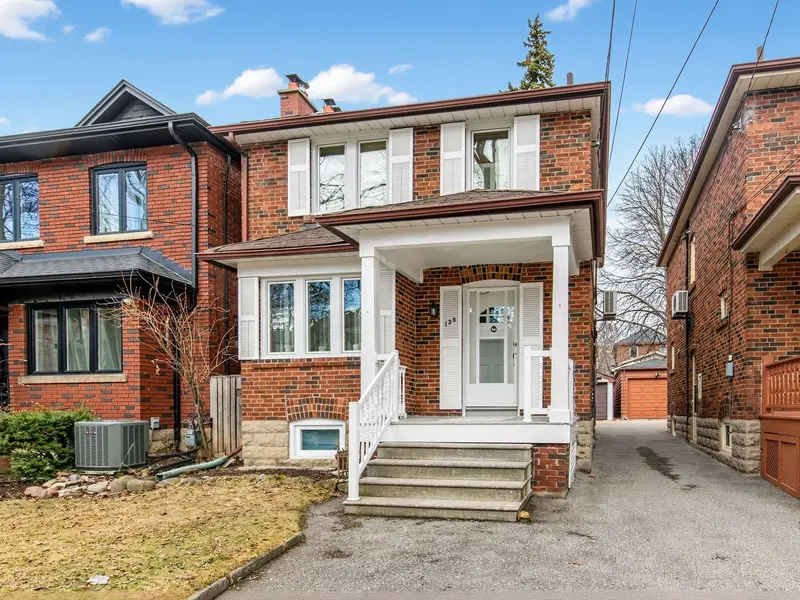 136 Cranbrooke AVE, Toronto C04, ON M5M 1M5
